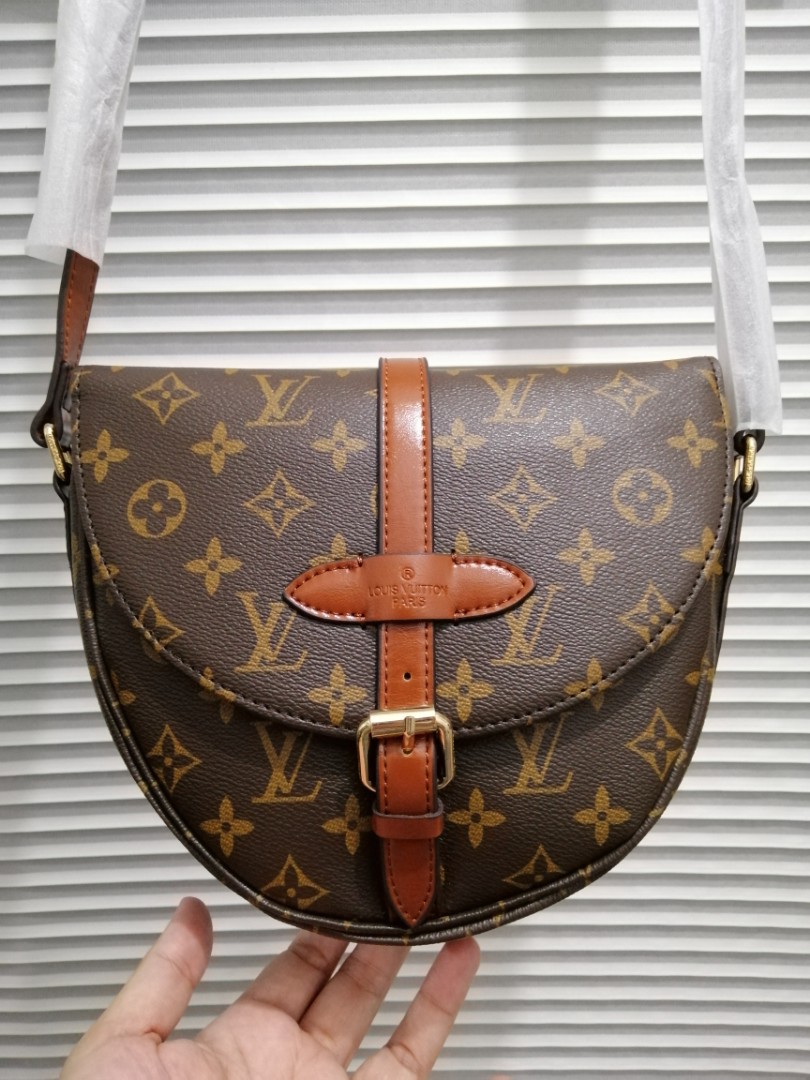 SP0168 LV Crossbody Bag, Luxury, Bags & Wallets on Carousell