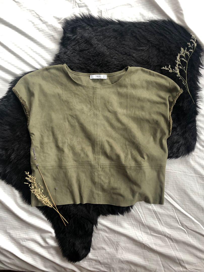 Mango moss green top (Category: Others Tops) located in Quezon City. Submitted by monmonmon13 (Listing ID 1075121572, Image 1). Description: Mango (MNG Suit) moss green top Fleece-like fabric In mint condition. No damages or stains. Size: US 6 / UK 10 / Medium Preloved ❤️ Newly-laundered for your safety 🥰 .