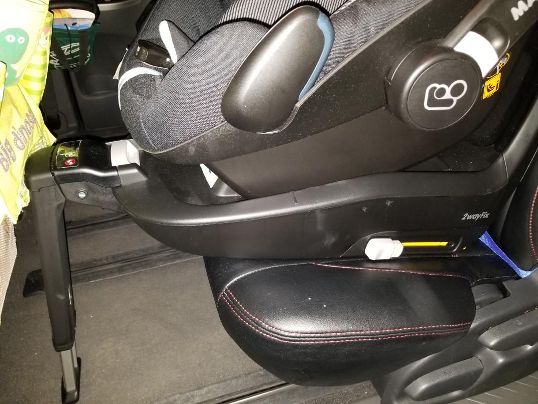 Maxi Cosi Pebble Plus car seat連Iso fix底座及腳架, 兒童＆孕婦用品, 外出用品, 外出用品 安全座椅