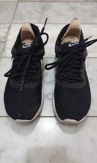 Nike Running Shoes - Warna Hitam