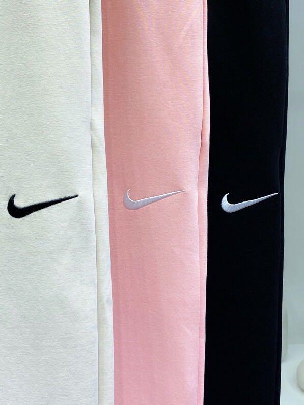 NIKE SWOOSH 黑色運動緊身長褲束褲內搭褲瑜珈褲女款DM7768-010, 女裝, 運動服裝- Carousell