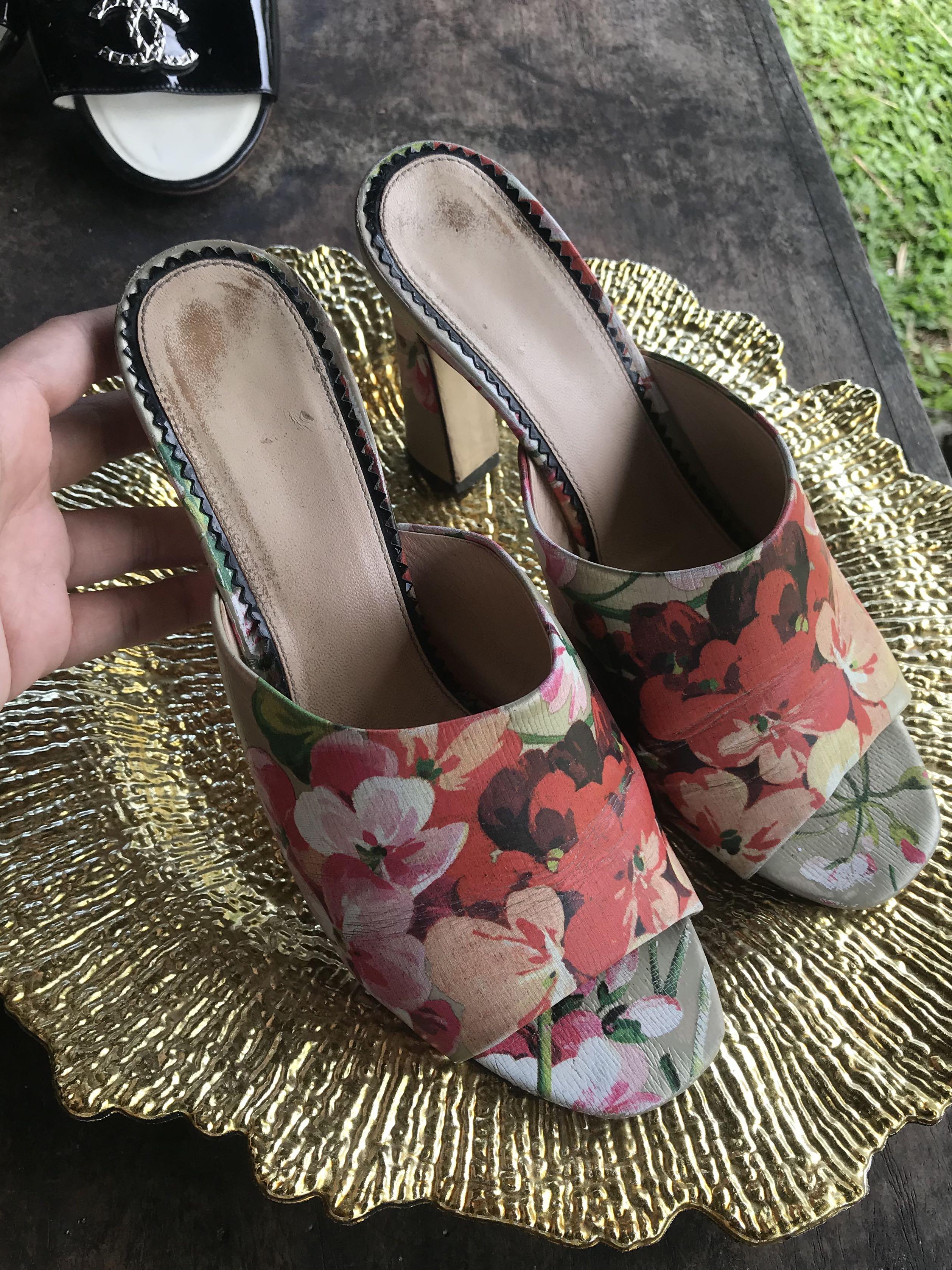 Gucci discount bloom mules