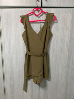 (Category: ) located in . Submitted by dressedup (Listing ID 1075170600, Image 1). Description: .