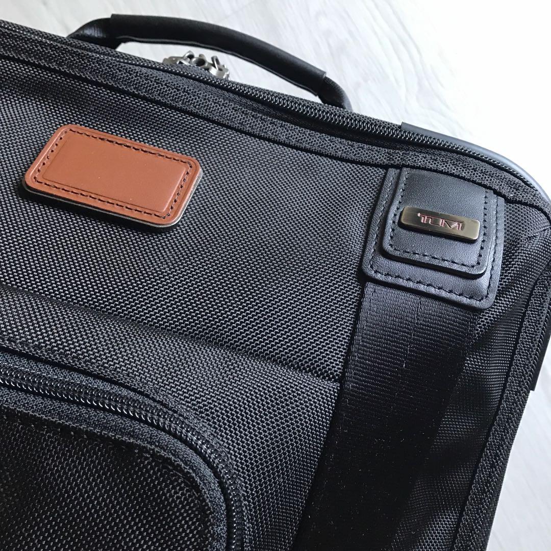 Personal initial patch for your Luggage 🧳 (Brown 🧸) TUMI