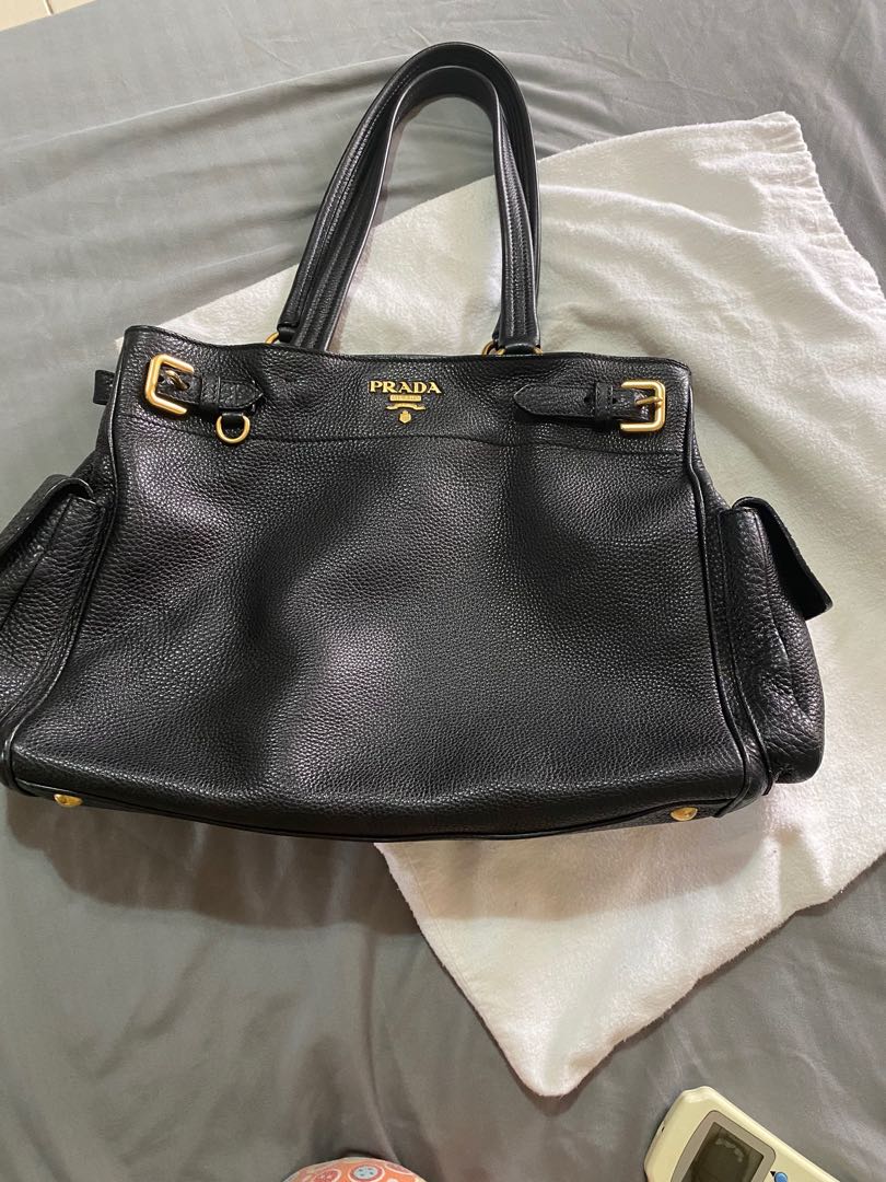 prada vitello shoulder bag