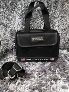 (Category: ) located in . Submitted by fadsntrendsetc (Listing ID 1075122483, Image 1). Description: .