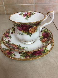 (Category: ) located in . Submitted by ukvintage (Listing ID 1075089202, Image 1). Description: .