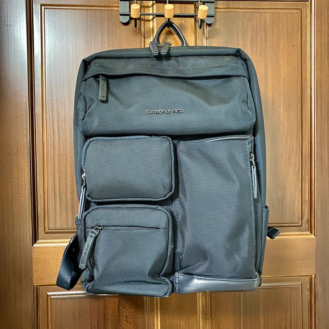 Samsonite red claken top