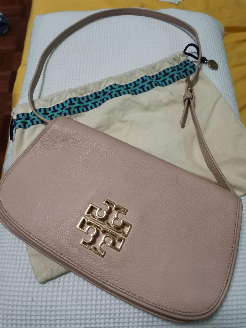 Tory Burch Baby Pink Sling Bag Pouch, Women's Fashion, Bags & Wallets,  Purses & Pouches on Carousell