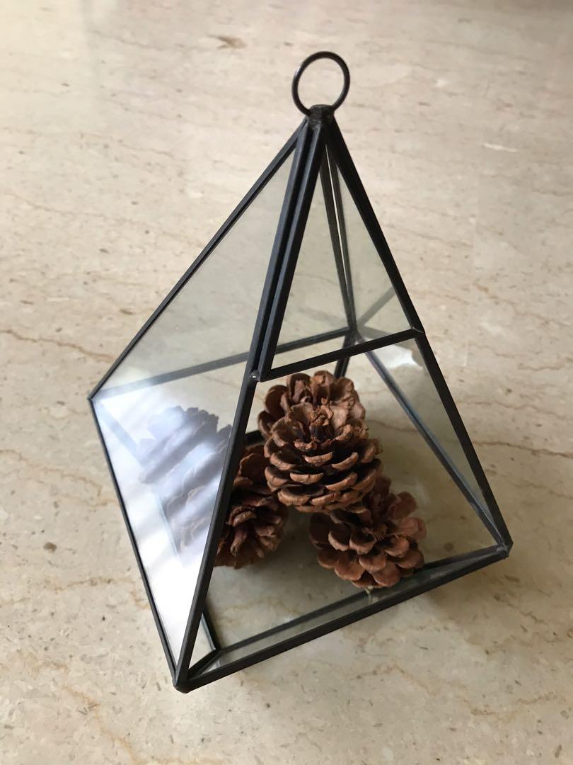 Triangular decorative tray (Category: Everything Else) located in Singapore. Submitted by nella33 (Listing ID 1075197830, Image 1). Description: Used once for wedding decoration. Comes with dried acorns as well..