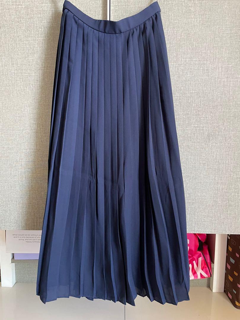 Uniqlo Pleated Skirt dark blue Women s Fashion Bottoms Skirts