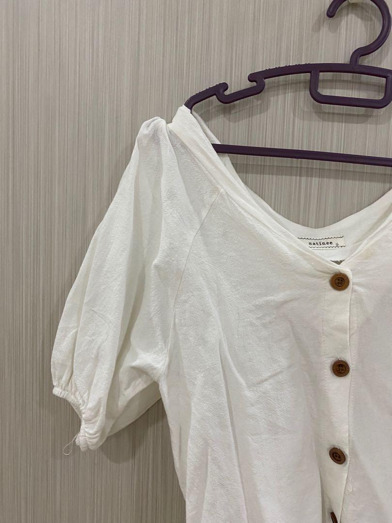 wide shoulder tops