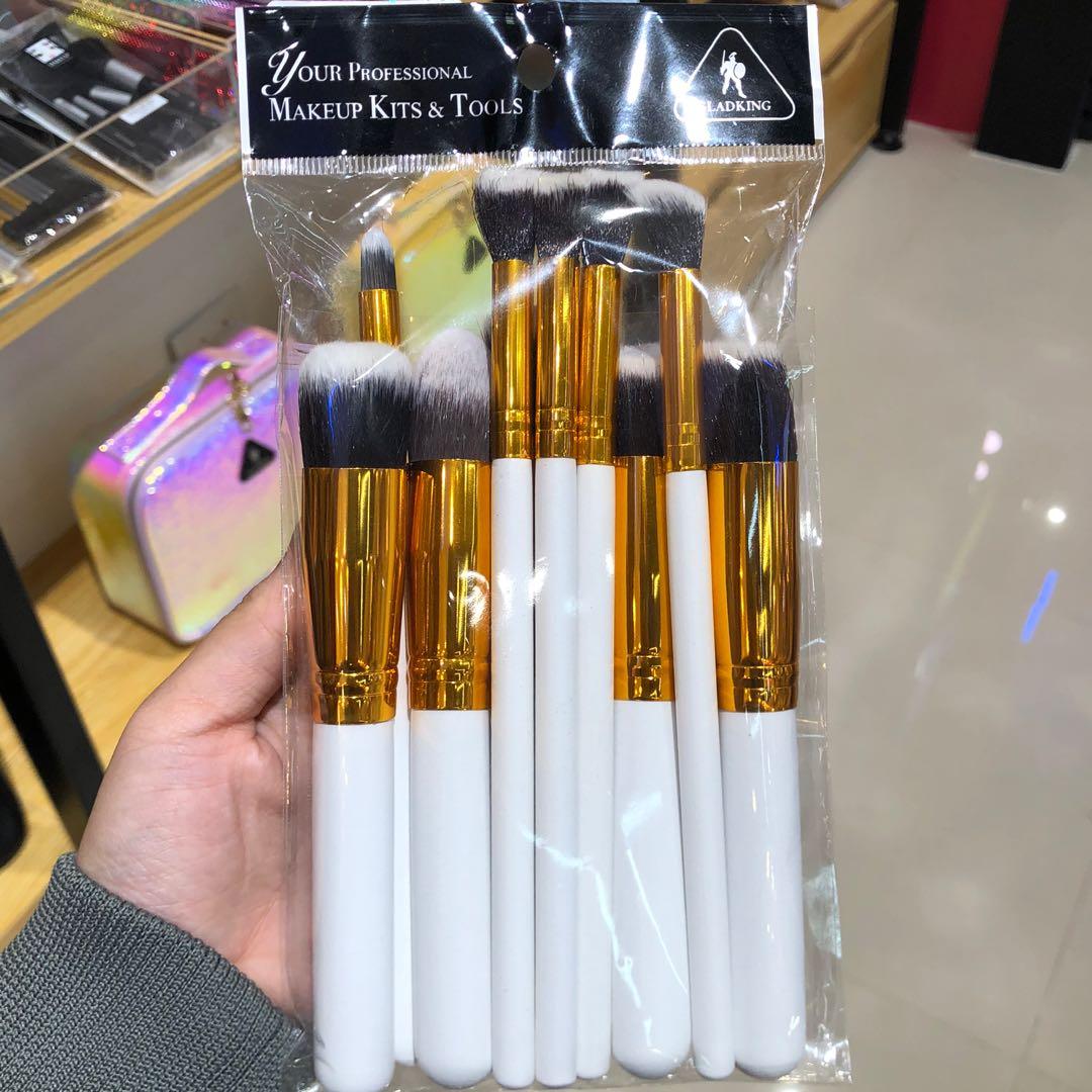 10pcs kabuki brush set (Category: Makeup) located in Paranaque City. Submitted by gladkingphilippines (Listing ID 1075328341, Image 2). Description: .