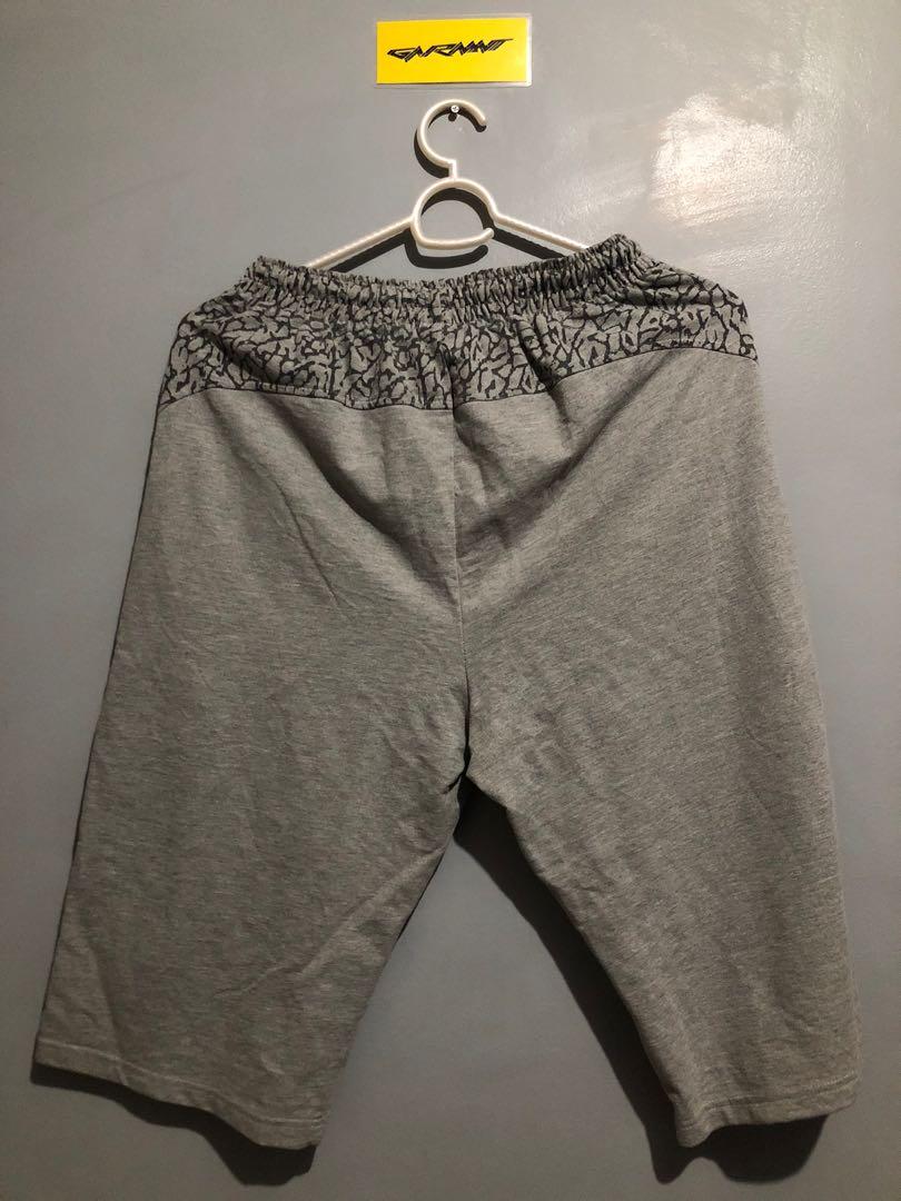 Air Jordan Below the Knee Shorts (Category: Shorts) located in Dasmarinas. Submitted by garmntph (Listing ID 1075412864, Image 3). Description: - Size L (Fits L-XL) - 9.5/10 condi - No issues - 195.