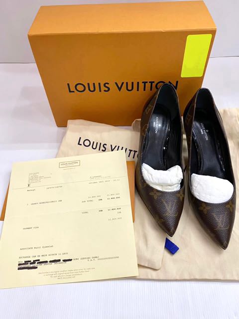 Louis Vuitton Cherie Pump Monogram Size 41 for Sale in New York
