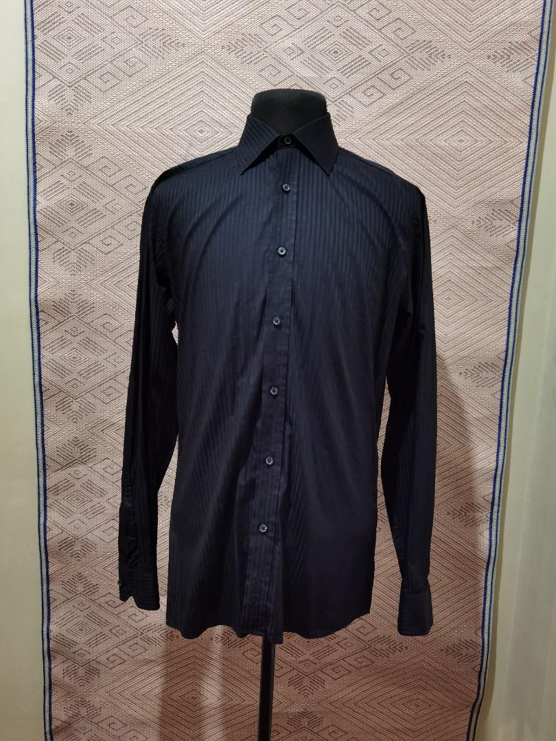 Ben Shernan Black button down (Category: Formal Shirts) located in Quezon City. Submitted by migz.consengco (Listing ID 1075301792, Image 1). Description: New Balance Tech fleece reflector Price 1200 Condition 9.5/10 Size M Dimension Shoulders 18 Armpit 19 Length 26 Modes of payment Bpi GCash Mode of deliver Jrs lbc Lalamove.