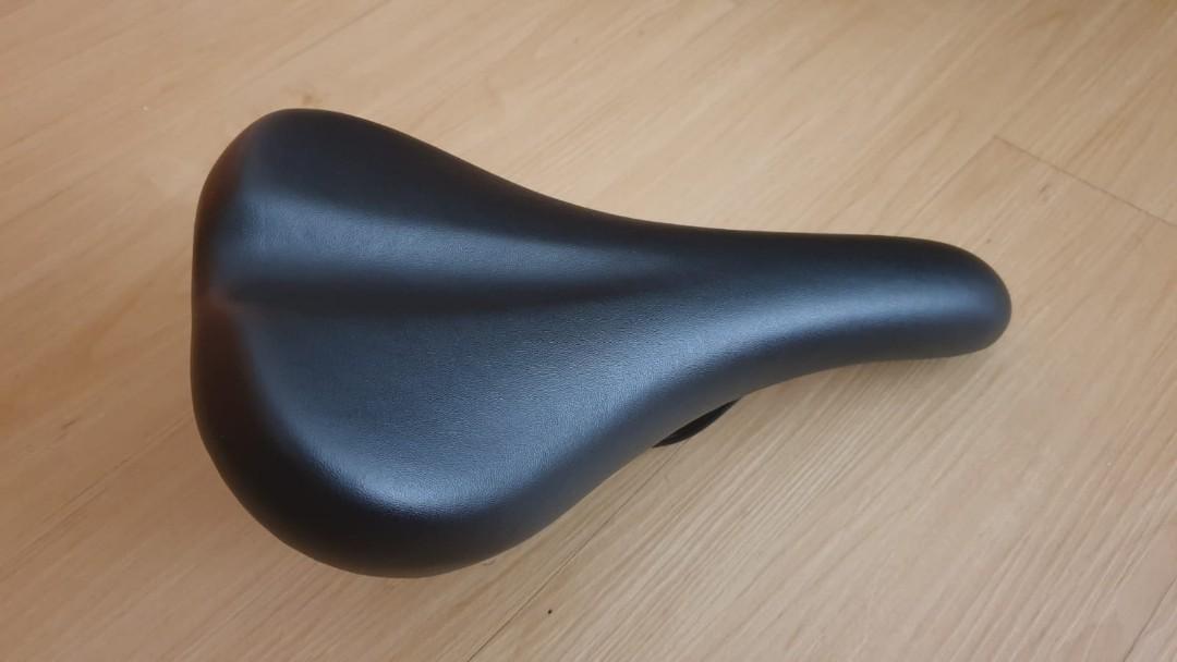 Brompton B75 Saddle used Sports Equipment Bicycles Parts Parts Accessories on Carousell