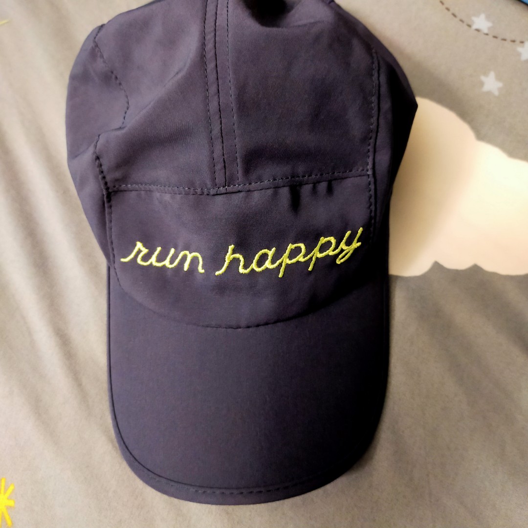 Run happy brooks hat discount
