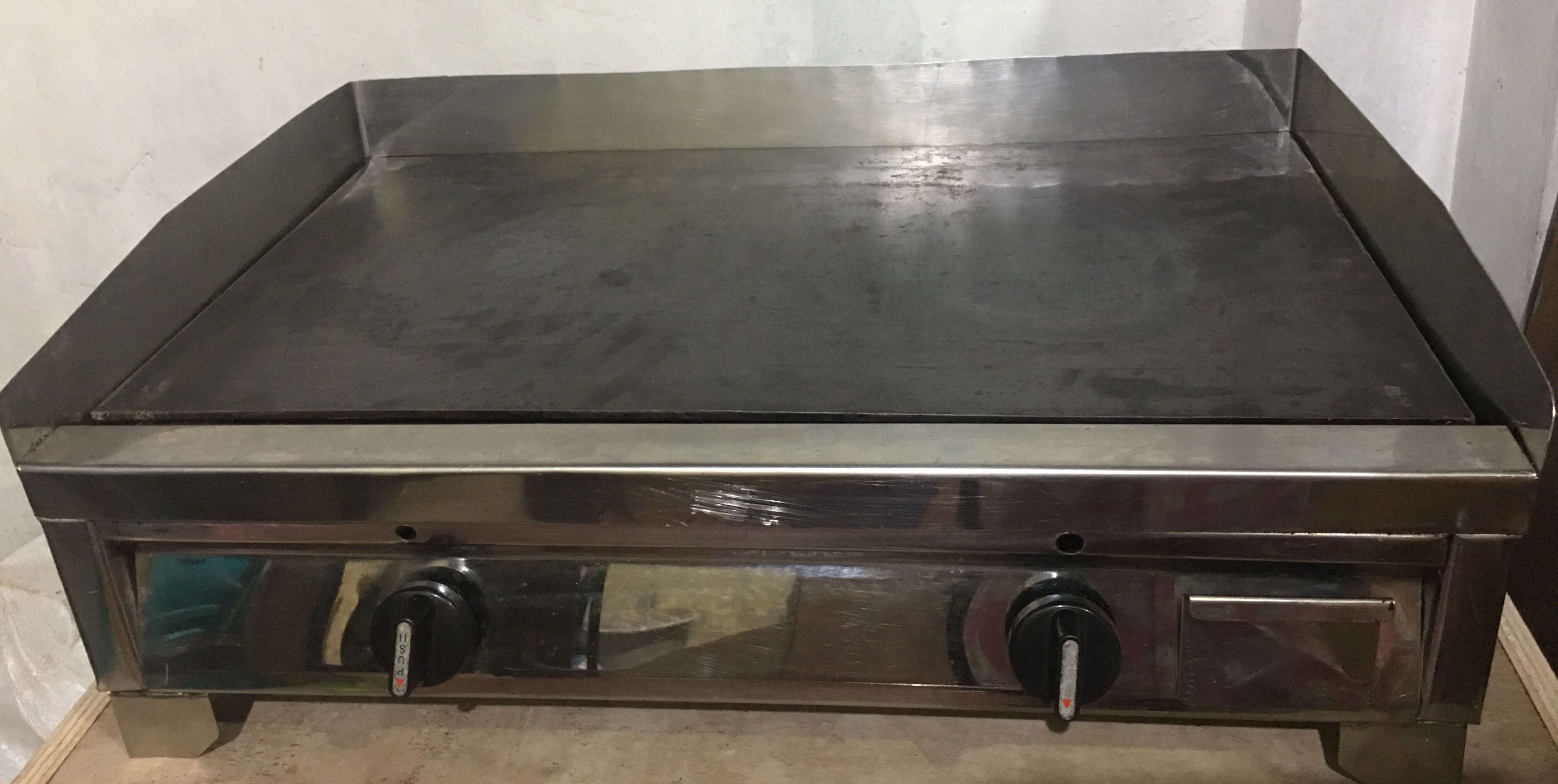 Burger Griddle ( Gas ), Furniture & Home Living, Kitchenware