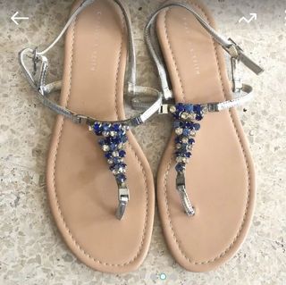 (Category: ) located in . Submitted by closet_etc (Listing ID 1075355137, Image 1). Description: .