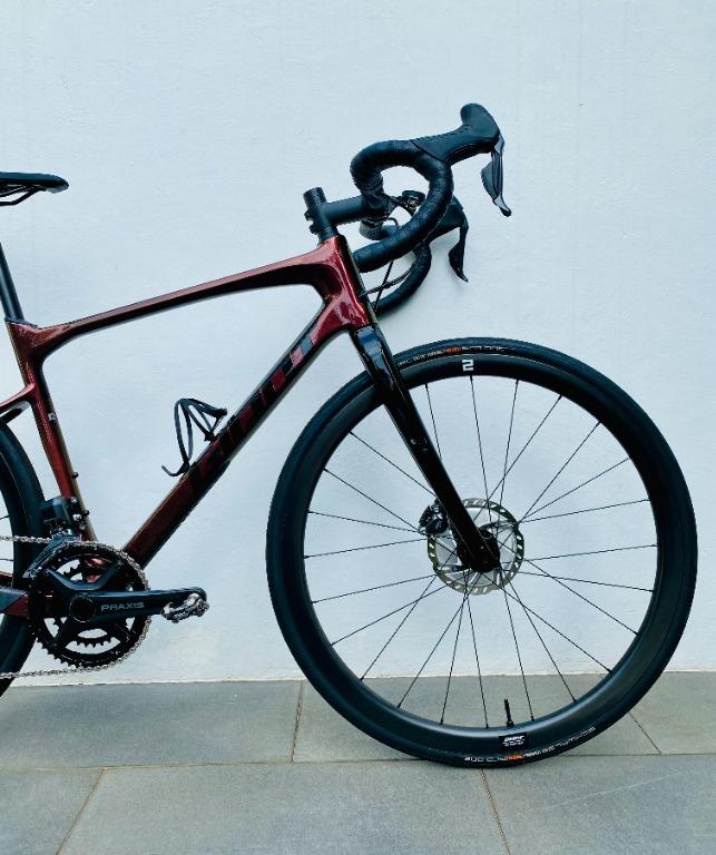 Giant Gravel Bike (Revolt Advanced Pro 1 Disc 2021 Medium), Sports