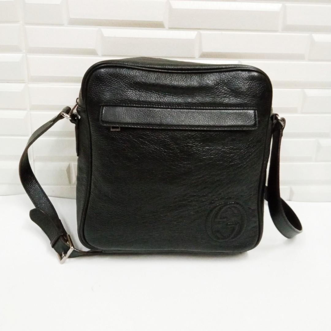 Gucci pebbled outlet calfskin medium soho