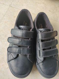Polo shoes good for 7 to 9 year old for free