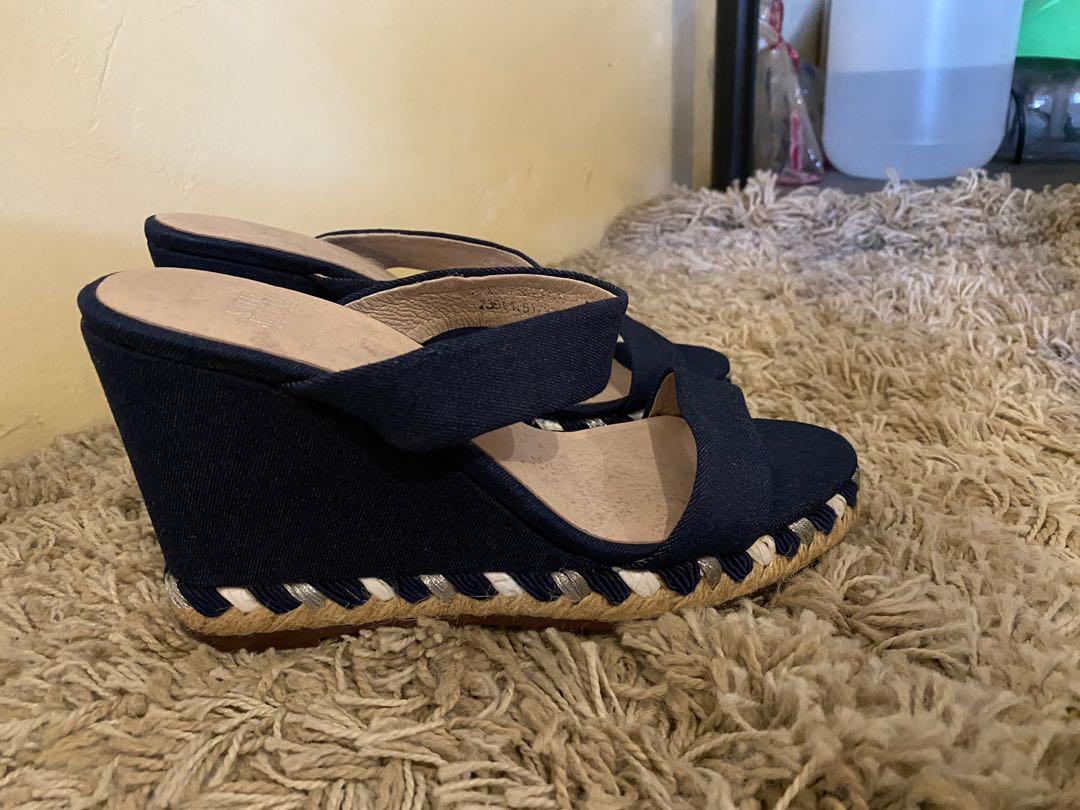 Rush sale! Katie judith (Category: Flats & Sandals) located in Quezon City. Submitted by ec_rummage (Listing ID 1075332000, Image 2). Description: Katie judith denim wedge Never been used ( storage) Size 7 Flaw: needs cleaning only Plus SF .