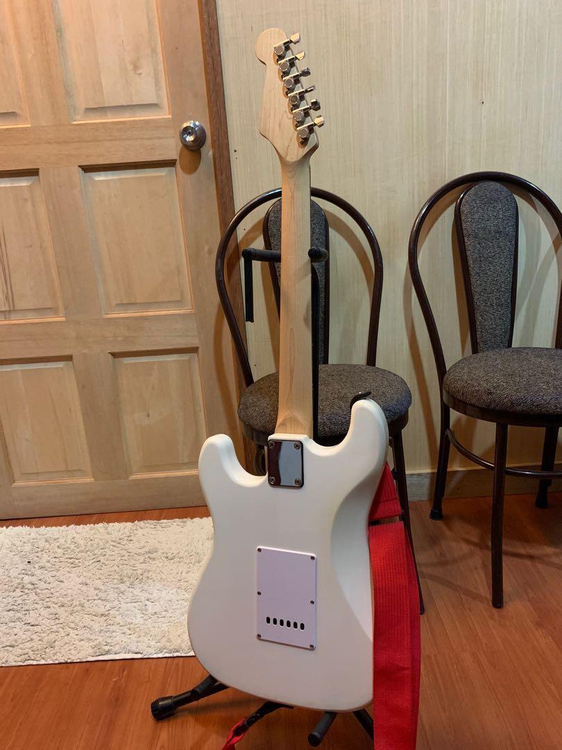 Selder Stratocaster Electric Guitar, Hobbies & Toys, Music & Media