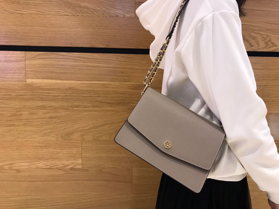 Tory Burch Robinson Grey Convertible Shoulder Bag, Women's Fashion, Bags &  Wallets, Shoulder Bags on Carousell
