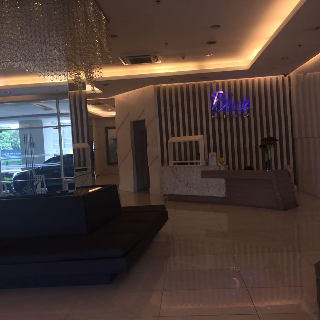 unit for sale at Blue residences (Category: Apartments & Condos) located in Pasig City. Submitted by lhen_llagas27 (Listing ID 1075374586, Image 3). Description: Negotiable 25th floor 21.58 sqm studio Facing Ateneo fully furnished or unfurnished(nego) near ateneo gate 1 pm 09178285667.