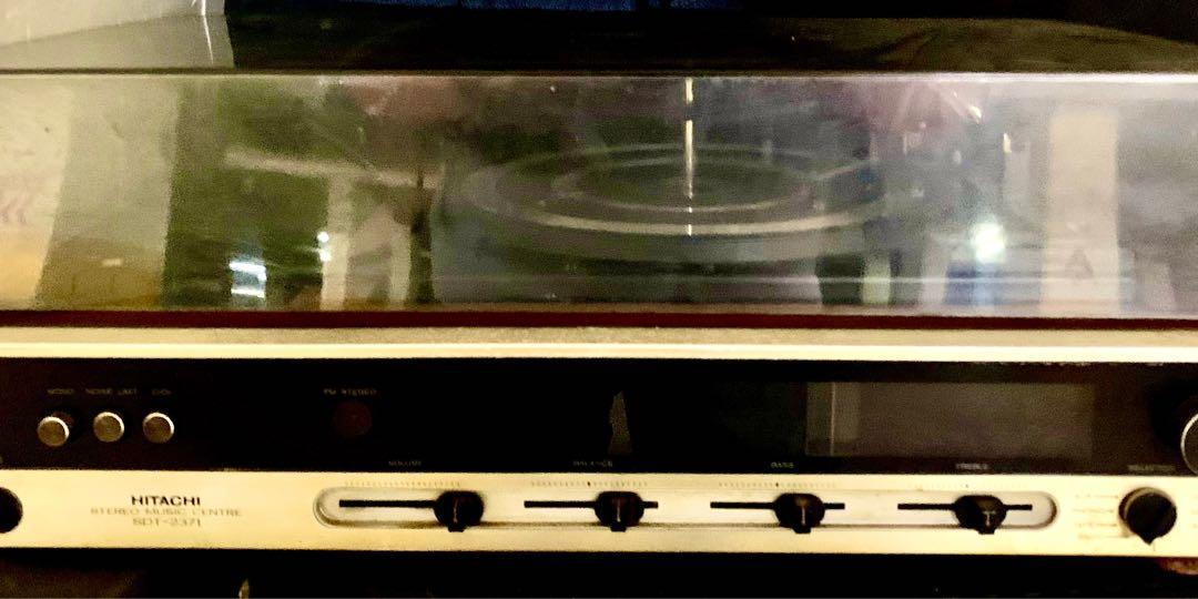 Vintage Hitachi Stereo Music Centre Turntable Radio Cassette Player