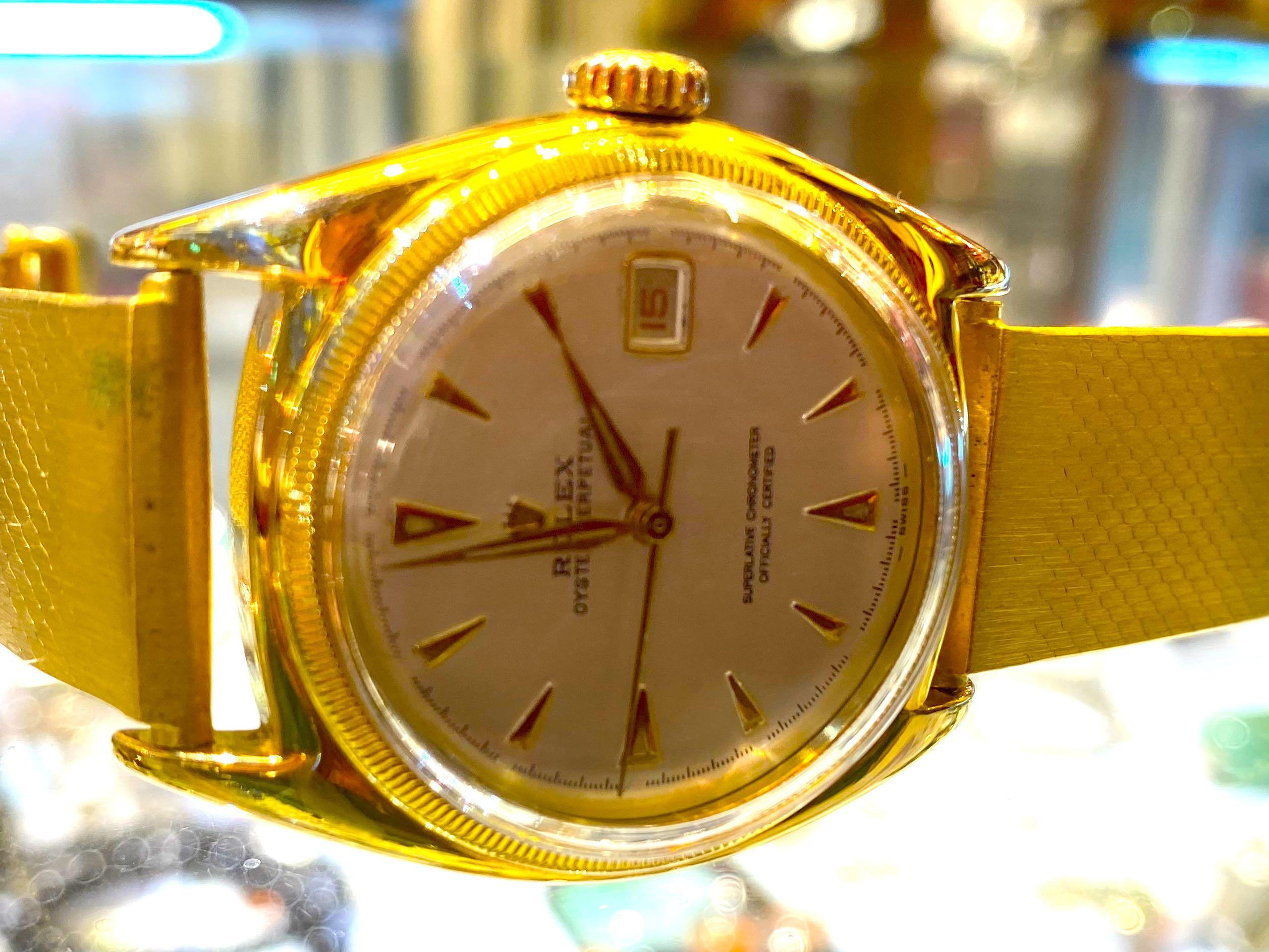 Vintage Rolex Solid 18K Gold Watch Overtone Or Big Semi Bubbleback All Factory Original Ref 6105 Rare And Every Collectors Dream Watch