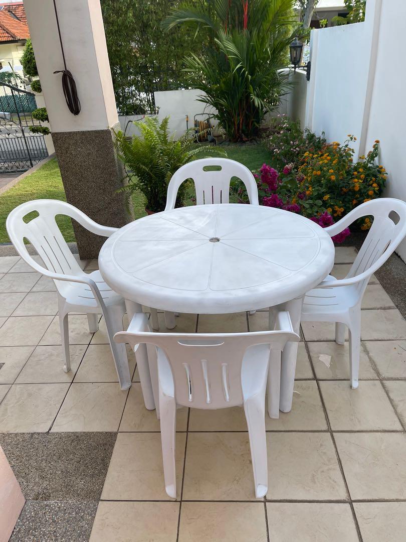 White plastic patio hot sale set