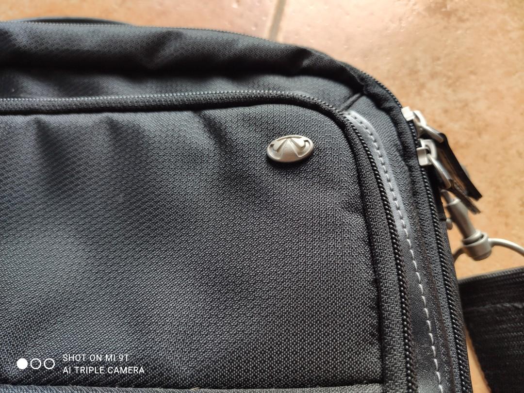 World Traveller/Ace Men's Sling Bag (Category: Luxury Bags & Wallets) located in Davao. Submitted by papa1919 (Listing ID 1075378994, Image 3). Description: Purchased in Japan. No more packaging..