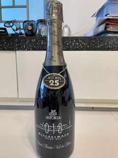（分類：）位於 。 由 yipkaka 提交（商品編號 1075542103，圖片 1）。簡介： 。