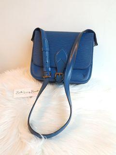 AUTH. LV EPI SLINGBAG