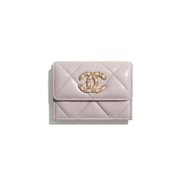Authentic Chanel 19 Compact Trifold Wallet in Light Pink Rose Clair, Luxury,  Bags & Wallets on Carousell