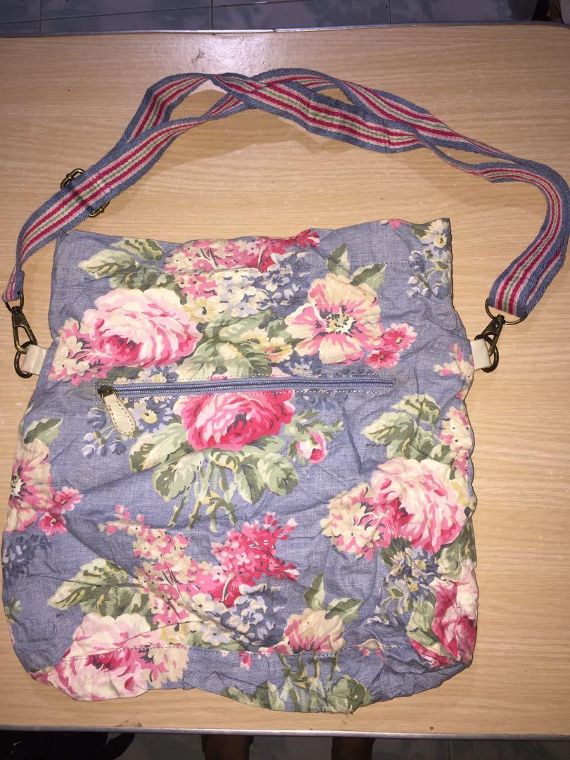 Cath Kidston (Category: Purses & Pouches) located in Santa Rosa. Submitted by paynyl (Listing ID 1075536168, Image 2). Description: Almost good as new.