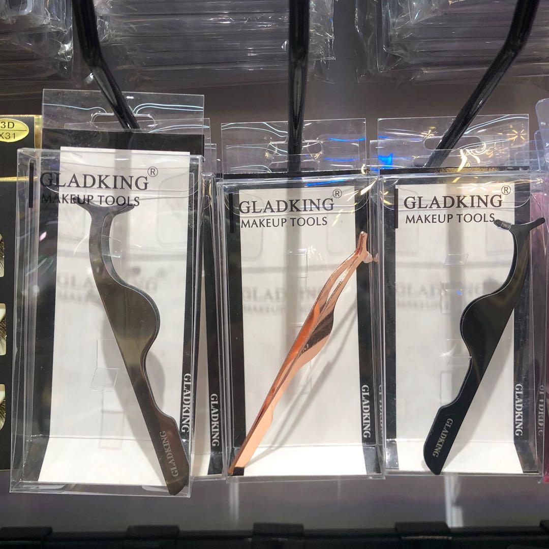 Gladking lash applicator (sil/blk/gold) (Category: Face Care) located in Paranaque City. Submitted by gladkingphilippines (Listing ID 1075551224, Image 1). Description: .