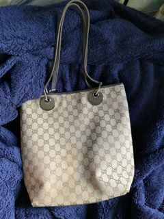 (Category: ) located in . Submitted by usedbutloooved (Listing ID 1075553451, Image 1). Description: .