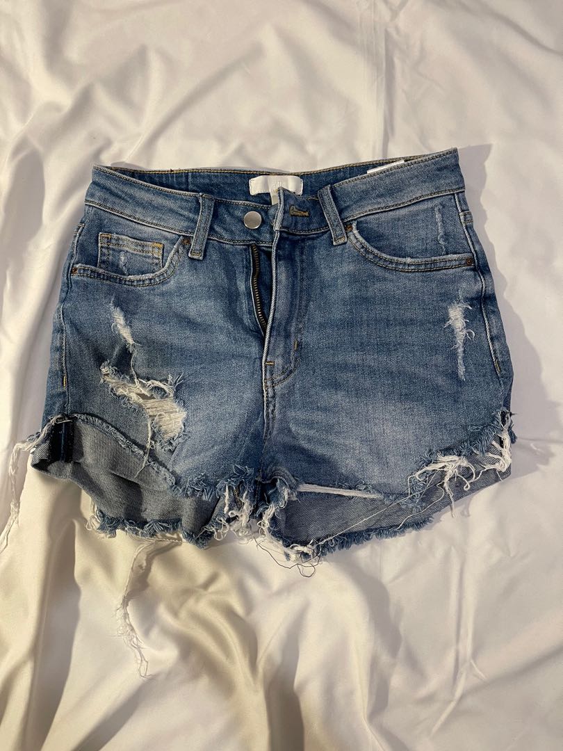 H\u0026M Ripped Denim Shorts, Fesyen Wanita 