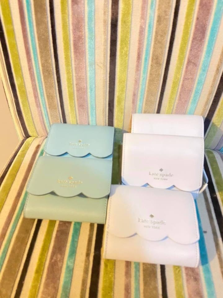 Kate spade scallop best sale wallet