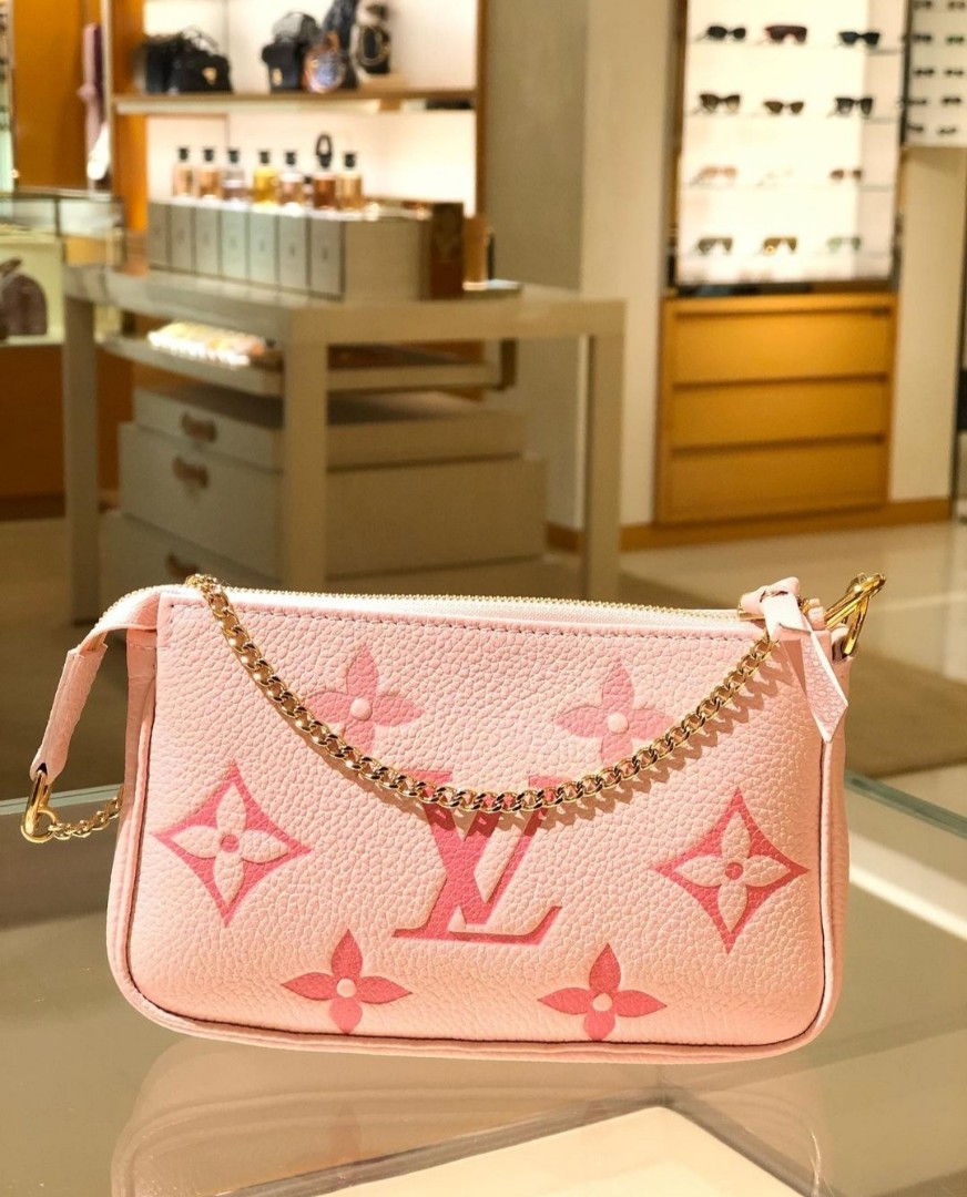 By the Pool Mini Pochette has arrived! (extra chain added by me not from LV)  : r/Louisvuitton