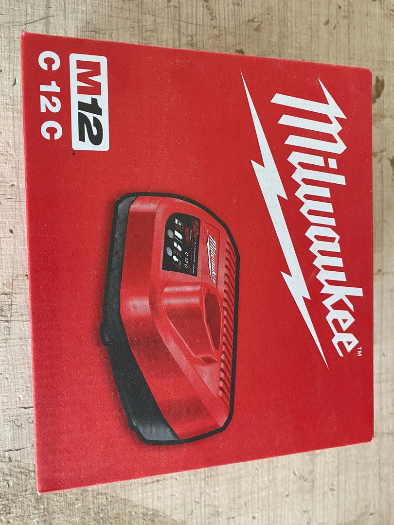 milwaukee m12 charger, Computers & Tech, Parts & Accessories, Chargers