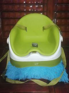 PRELOVED MAMAS & PAPAS BABY BUD BOOSTER SEAT AND PORTABLE HIGHCHAIR WITH TRAY BUT NO ACTIVITY TOYS