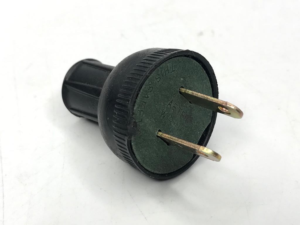 ROUND ELECTRICAL MALE PLUG (2 PRONG PLUG), HEAVY DUTY, 220V 5 AMPERE