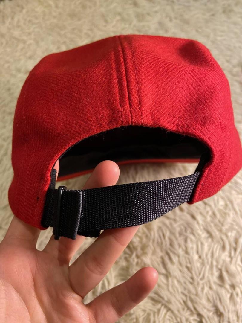 Supreme red store man hat
