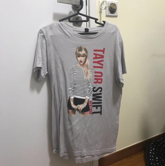 Taylor swift red tour merch tee/ shirt