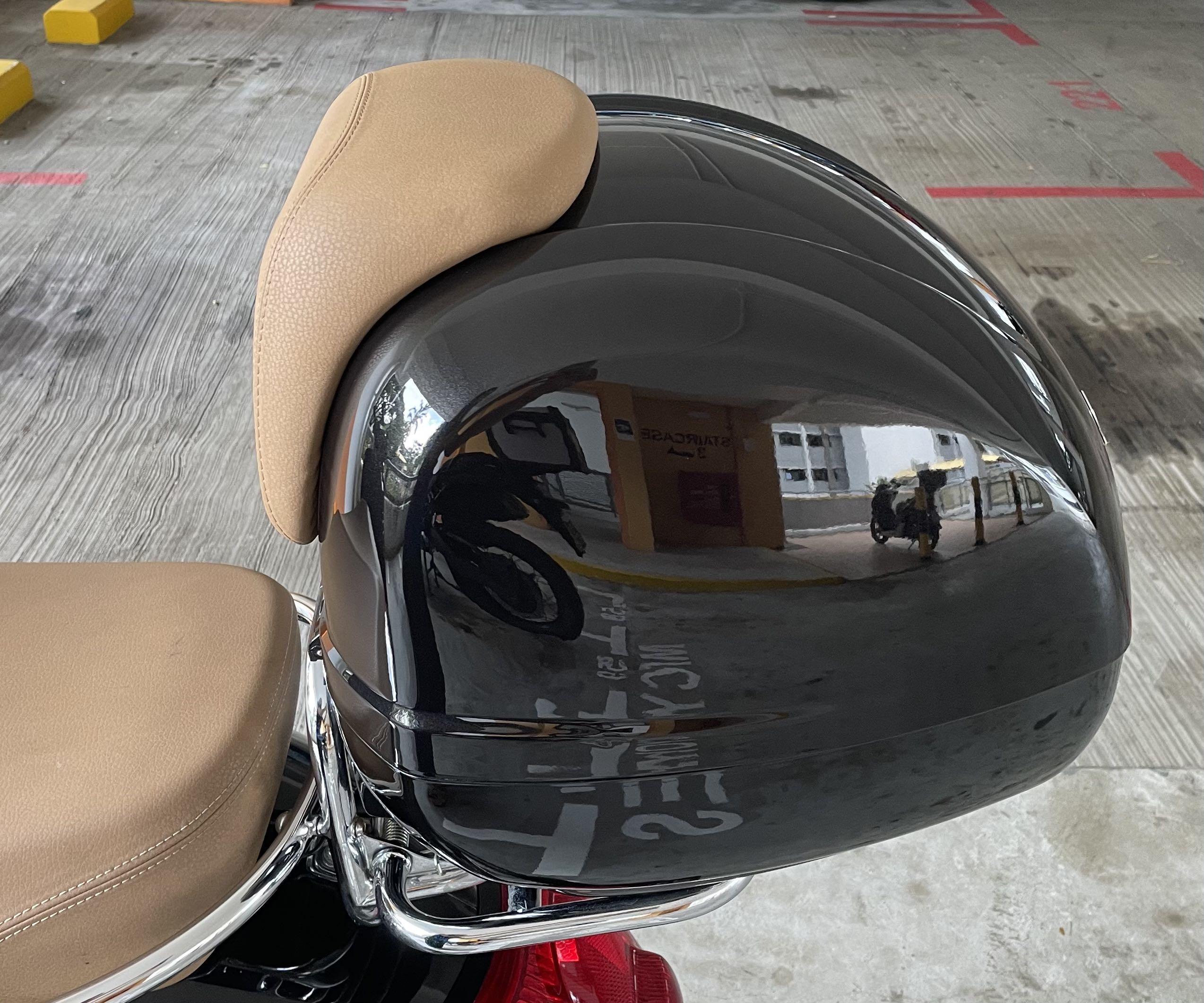 Vespa Rear Box Vespa GTS 150 Original Top/Rear Box (Black), Motorcycles, Motorcycle ...